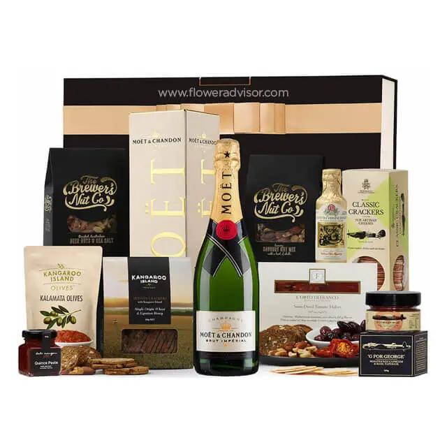 Moët & Gourmet Nibbles Hamper